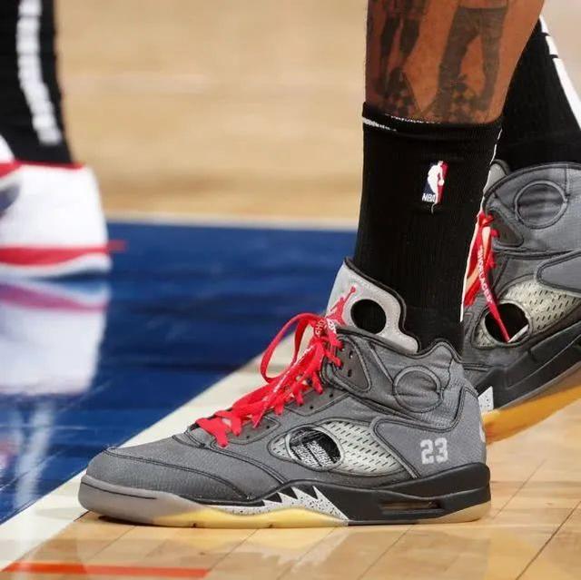 通过对抗性 通过对抗性